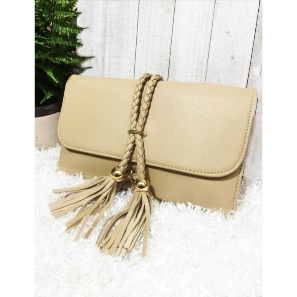 NWT Vegan leather Tan Clutch